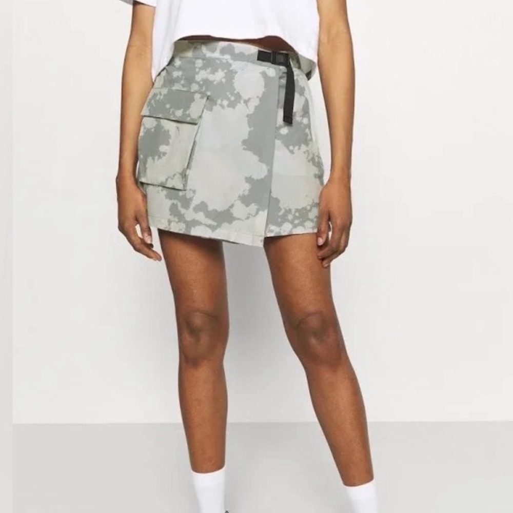 The North Face Light Gray Camo Skort